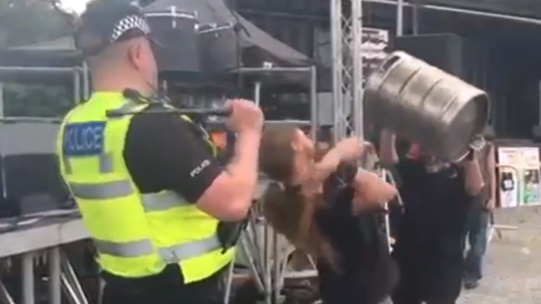 Δεν είναι όσο εύκολο φαίνεται: Ήθελε να παίξει τον… σκληρό αλλά το πλήρωσε