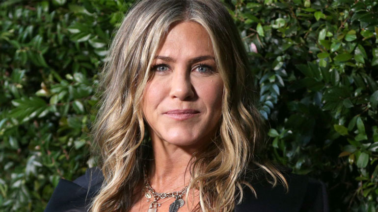 Jennifer Aniston: Δωρίζει 1 εκατομμύριο δολάρια για τη μάχη κατά του ρατσισμού