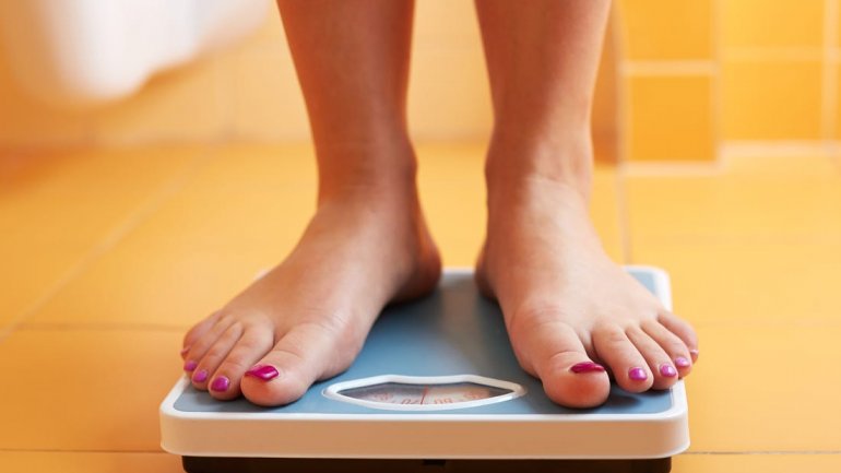 Η ζυγαριά σάς βοηθάει να χάσετε βάρος