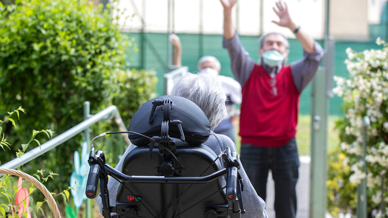 Ιταλία: Το 57% όσων υποβλήθηκαν σε τεστ στην Μπέργκαμο έχει αντισώματα για την COVID-19