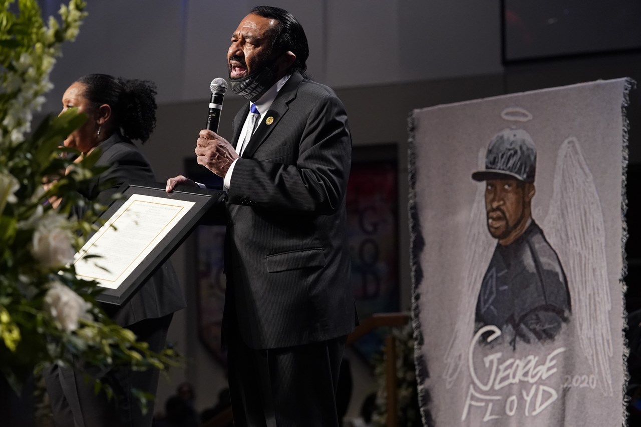 Ο Αλ Γκριν κατά τη διάρκεια της ομιλίας του στην κηδεία του Τζορτζ Φλόιντ