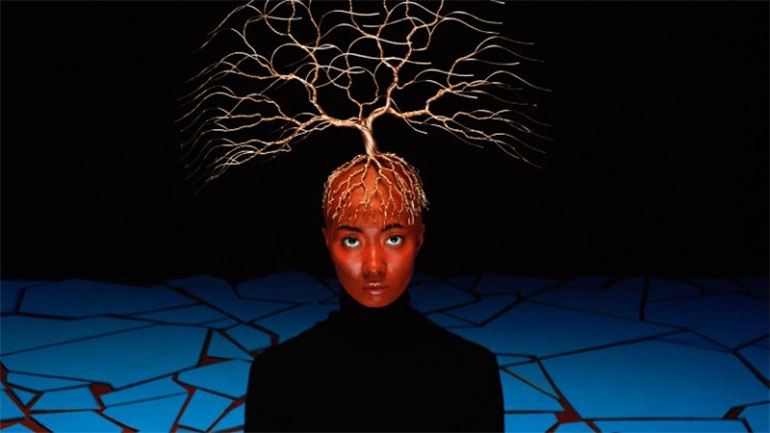 Aρχέτυπες εικόνες σουρεαλιστικά μοτίβα από τους Kuzma Vostrikov και Ajuan Song