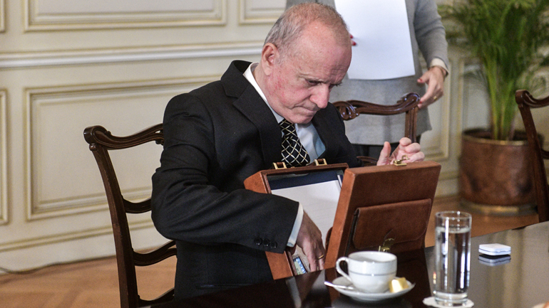 Τους τίτλους σπουδών του γ.γ υπ. Τουρισμού ζητάει ο ΣΥΡΙΖΑ