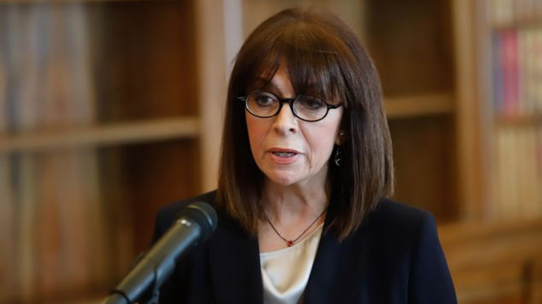 Με τον Αρχιεπίσκοπο Αμερικής Ελπιδοφόρο επικοινώνησε η Πρόεδρος της Δημοκρατίας, Κατερίνα Σακελλαροπούλου