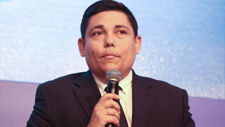 Μπουρνούς: «Θέλει να χειραγωγήσει τις εκλογές στις ομοσπονδίες ο Αυγενάκης»