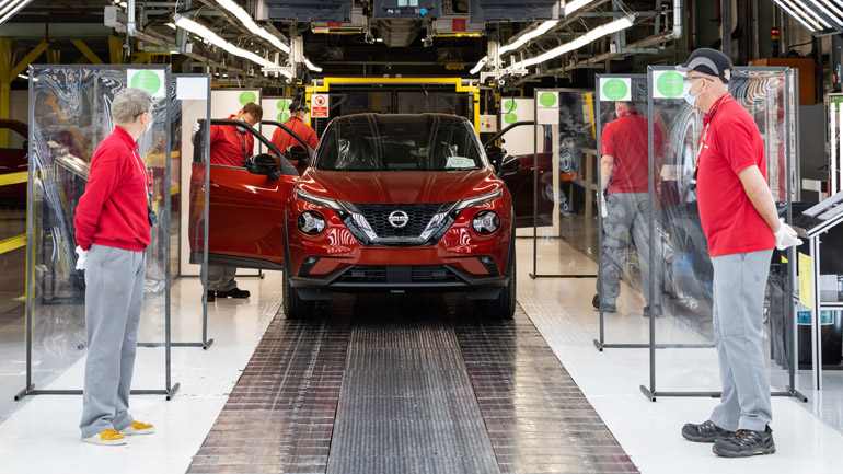 Το εργοστάσιο της Nissan στην Αγγλία άνοιξε μετά από 3 μήνες