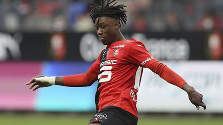 «Σφήνα» της Παρί Σεν Ζερμέν για τον Καμαβινγκά