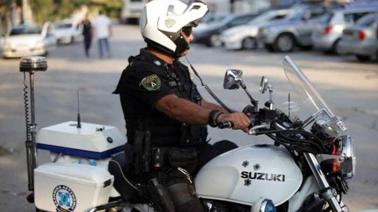 Καταγγελία 75χρονου για ληστεία σε βάρος της γυναίκας του ενώ βρισκόταν μέσα στο αυτοκίνητό της