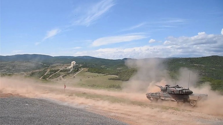 Εντυπωσιακές εικόνες από την άσκηση του στρατού στην Αλεξανδρούπολη