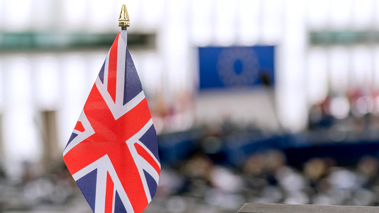 Die Welt: Το Ευρωπαϊκό Κοινοβούλιο θα απειλήσει τη Βρετανία με βέτο στις διαπραγματεύσεις