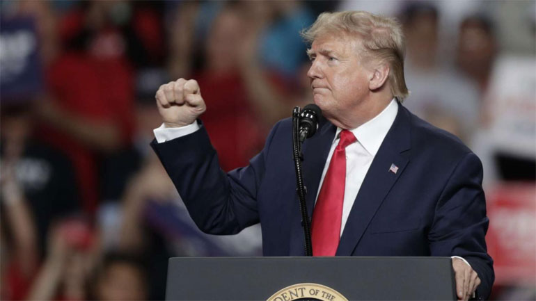 Αδύνατη η προσφυγή στη δικαιοσύνη σε περίπτωση μόλυνσης από τον κορωνοϊό σε προεκλογική συγκέντρωση του Τραμπ