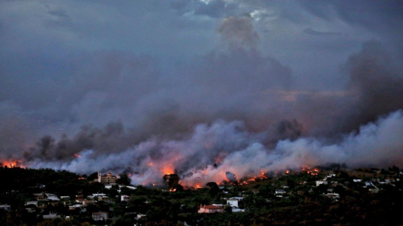 Στοιχεία που πιθανόν αποκρύφθηκαν για την πυρκαγιά στο Μάτι ψάχνει ο ανακριτής