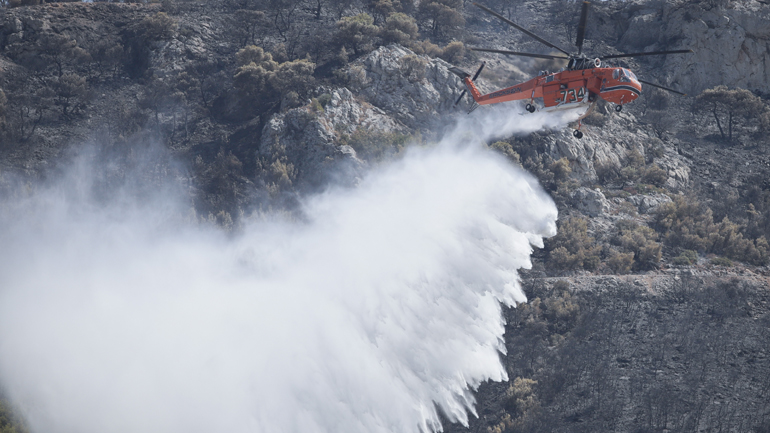 Σε εξέλιξη πυρκαγιά στον Ασπρόπυργο Αττικής