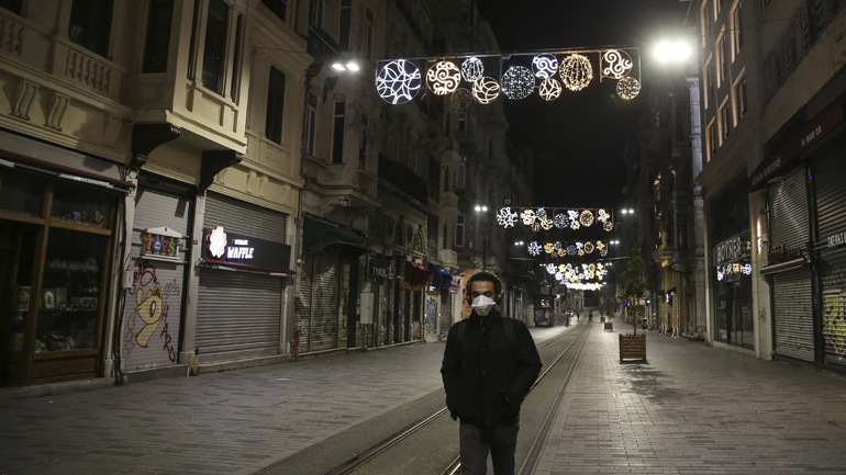 Ξεπέρασαν τα 1.000 τα κρούσματα κορωνοϊού το τελευταίο 24ωρο στην Τουρκία