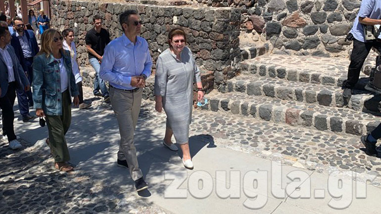 Μητσοτάκης από Σαντορίνη: «Είμαστε έτοιμοι να υποδεχτούμε τους τουρίστες»