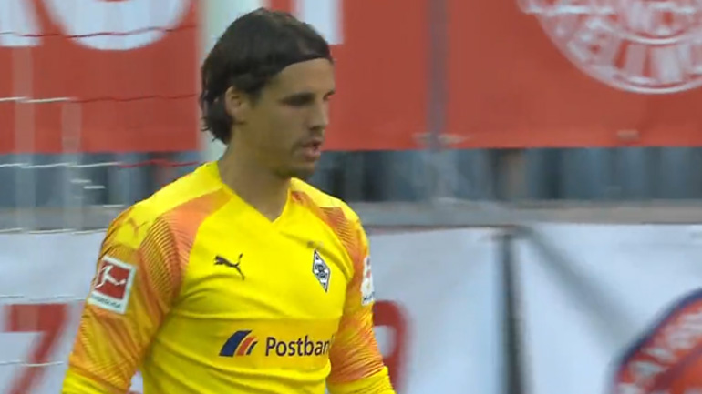 Μπάγερν-Γκλάντμπαχ: Η γκάφα του Ζόμερ που επέφερε το 1-0 για τους Βαυαρούς!