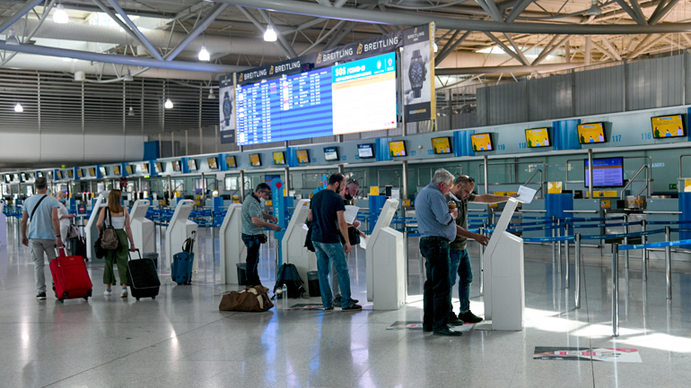 Ανοίγουν οι πύλες για τους ξένους τουρίστες