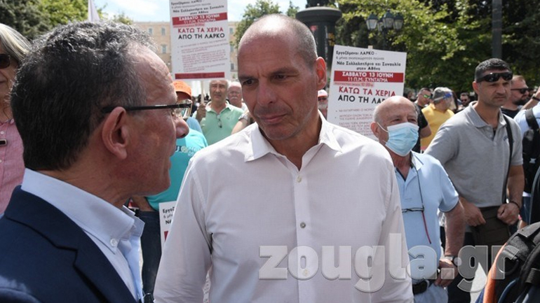 Βαρουφάκης: Η ΛΑΡΚΟ πρέπει να μείνει στη διάθεση του ελληνικού λαού