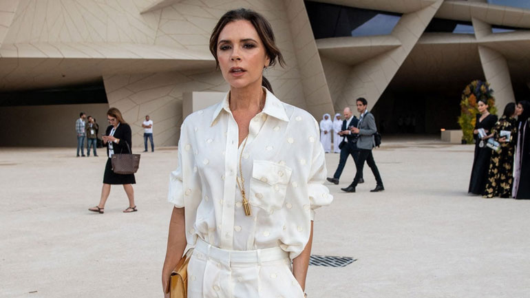 Η Victoria Beckham καλεί τη βιομηχανία της μόδας να υποστηρίξει πιο ενεργά το κίνημα του Black Lives Matter