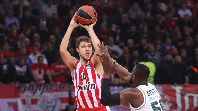 Βεζένκοβ: «Δεν έχω συγκεκριμένες προτάσεις, νιώθω πολύ καλά στον Ολυμπιακό»