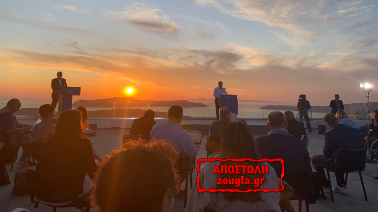 Σαντορίνη: Τι μετέδωσαν οι ανταποκριτές του Ξένου Τύπου για το «άνοιγμα» του τουρισμού