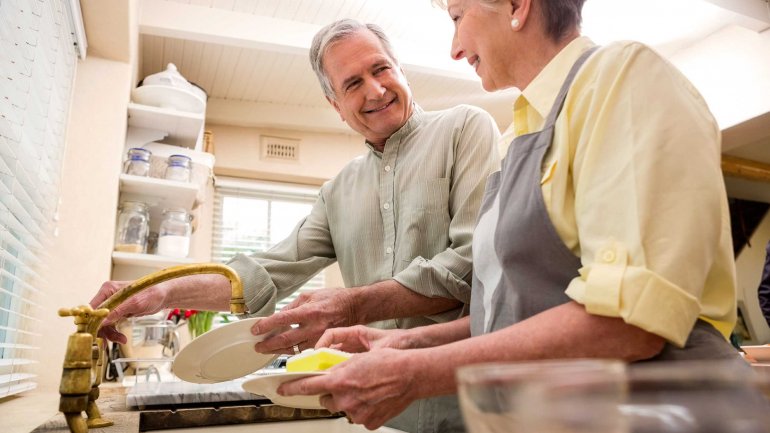 Πώς η καραντίνα επηρέασε τον καταμερισμό των οικιακών εργασιών