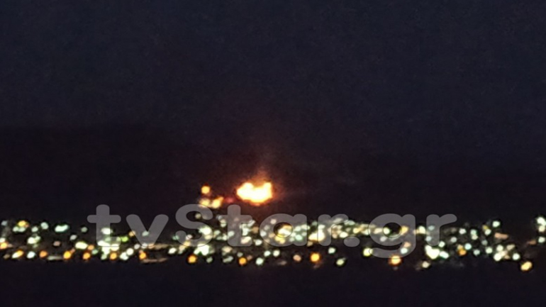 Σε εξέλιξη η φωτιά στον ΧΥΤΑ Χαλκίδας