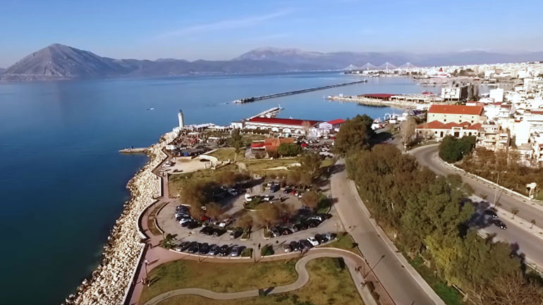 Πάτρα: Ο δήμος ζητεί να κηρυχθούν σε κατάσταση έκτακτης ανάγκης οι παραλιακοί δρόμοι