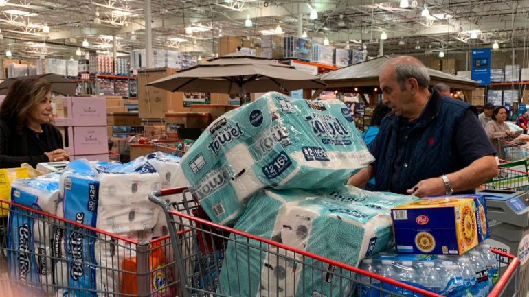 Ποια χαρακτηριστικά προσωπικότητας συνδέονται με την αποθήκευση χαρτιού τουαλέτας κατά την καραντίνα