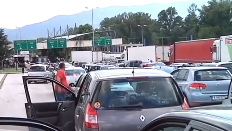 Αυξημένη η κίνηση των αυτοκινήτων στο τελωνείο του Προμαχώνα