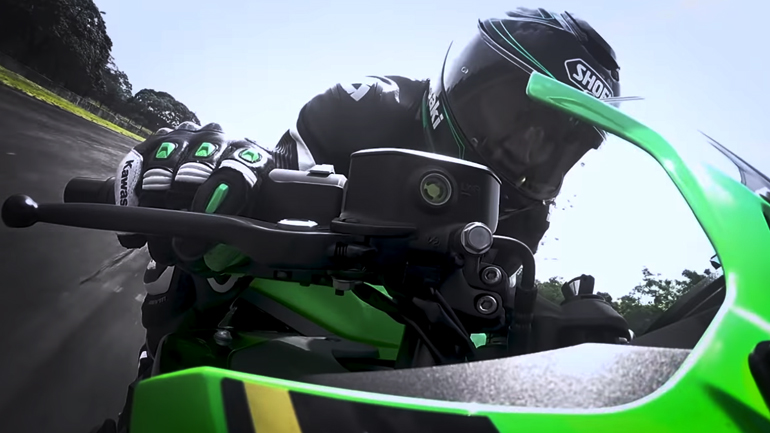 Το Kawasaki Ninja ZX-25R πάει.. Ινδονησία