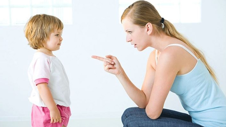Αυτές είναι οι φράσεις που πληγώνουν ένα παιδί