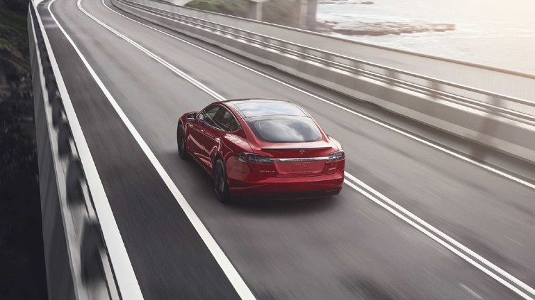 Το Tesla Model S έφθασε σε αυτονομία τα 647 χιλιόμετρα