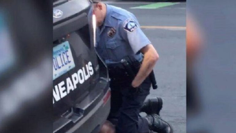 Περιορισμοί στo «κεφαλοκλείδωμα» στις ΗΠΑ με διάταγμα Τραμπ