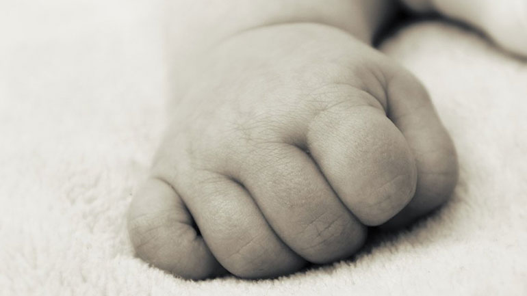 Πάτρα: Γιατροί έσωσαν βρέφος 10 μηνών που κατάπιε καρύδι