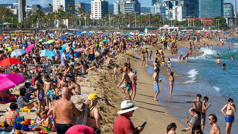 Δημοσκόπηση: Οι περισσότεροι Ισπανοί δεν θα πάνε φέτος διακοπές