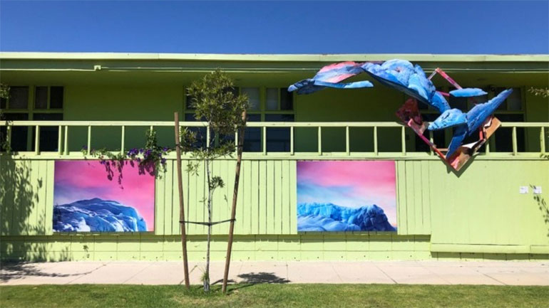 «We Are Here/Here We Are», μια έκθεση στους δρόμους του Λος Άντζελες