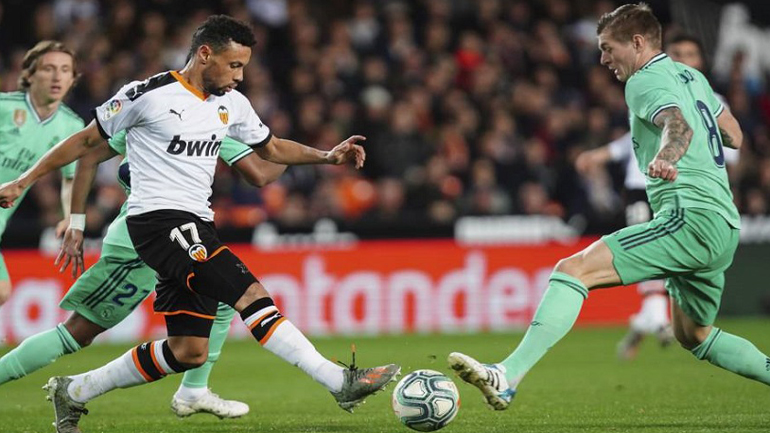 Νυχτερίδες στον δρόμο της Ρεάλ προς την κορυφή