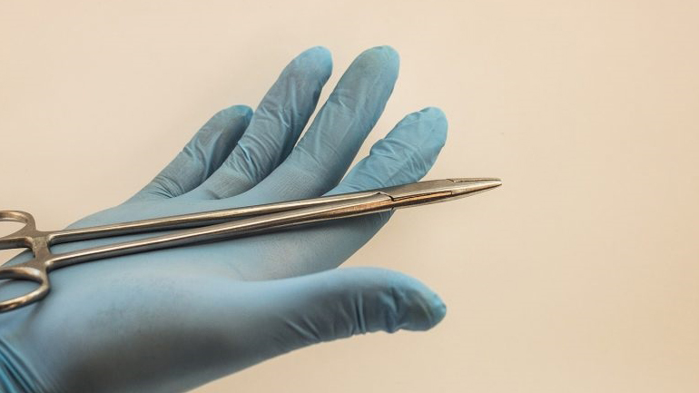 «Έκανα κοινωφελές έργο» δηλώνει ο γιατρός-μαϊμού