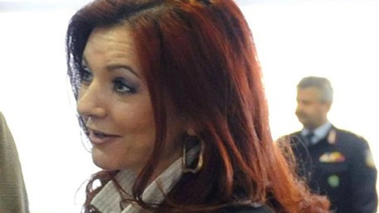 Ανατροπή στην υπόθεση Novartis: Σοβαρότατες κατηγορίες κατά του συζύγου της Ράικου