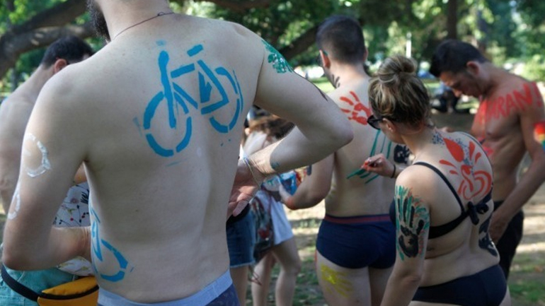 Θεσσαλονίκη: Αιτήματα για το ποδήλατο και το περιβάλλον στην 13η Διεθνή Γυμνή Ποδηλατοδρομία