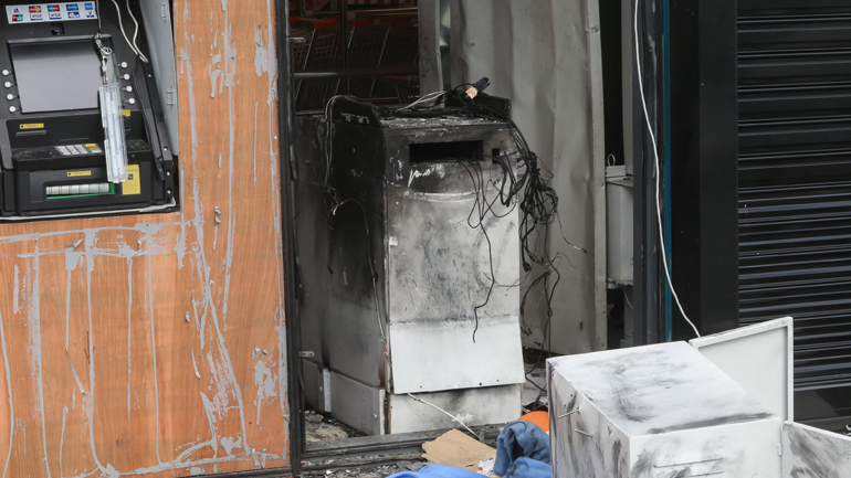 Άγνωστοι «χτύπησαν» ΑΤΜ στην είσοδο σούπερ μάρκετ στη Θεσσαλονίκη