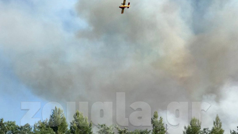 Περιορίστηκε η φωτιά στο Μαρτίνο – Άνοιξε η εθνική οδός