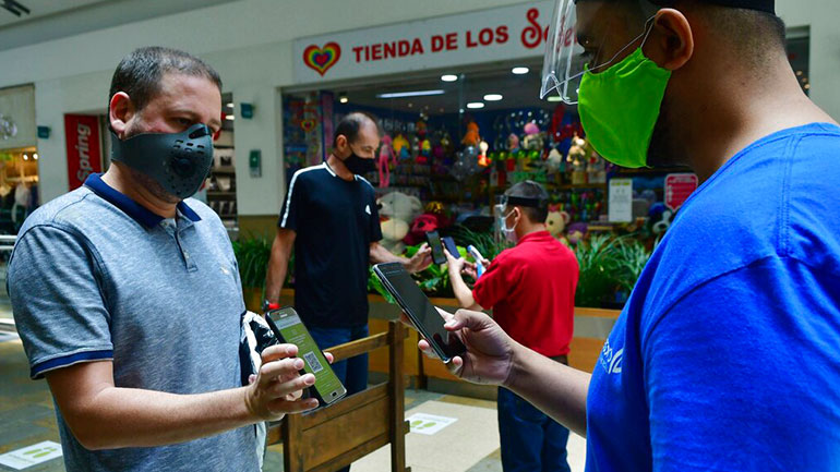 Κολομβία: Χιλιάδες άνθρωποι έσπευσαν στα καταστήματα λόγω της «ημέρας χωρίς ΦΠΑ»