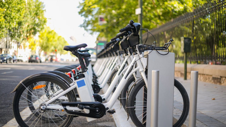 Στην εποχή της ηλεκτροκίνησης μπαίνει το Αγρίνιο με την κυκλοφορία ηλεκτρικών ποδηλάτων