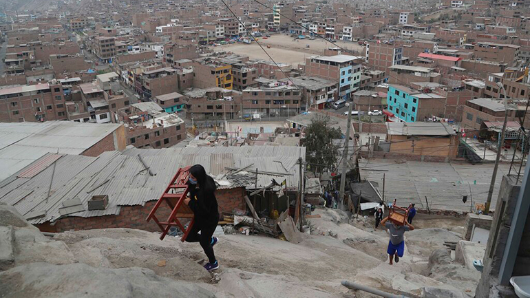 Περού: Ξεπέρασαν τους 8.000 οι νεκροί από την επιδημία