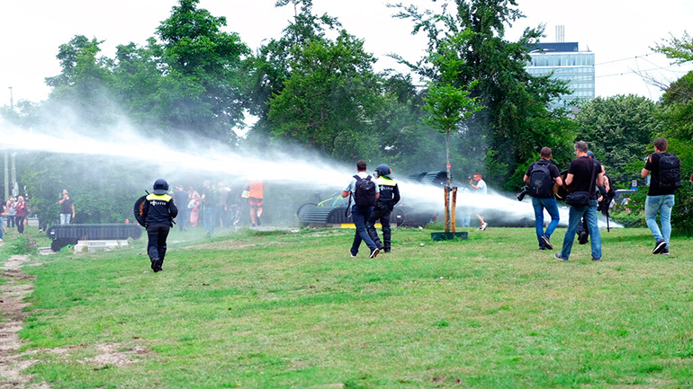 Ολλανδία: Επεισόδια μετά το τέλος κινητοποίησης εναντίον των μέτρων εξάπλωσης του κορωνοϊού