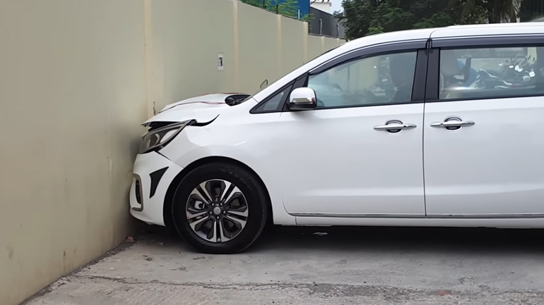 Τράκαρε 5 δευτερόλεπτα μετά την αγορά! Τράκαρε 5 δευτερόλεπτα μετά την αγορά!