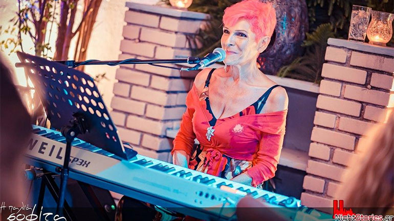 Η Σοφία Βόσσου συνεχίζει τις επιτυχημένες εμφανίσεις στην Αθήνα