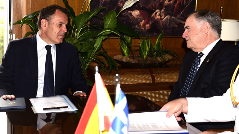 Συνάντηση του υπ. Εθνικής Άμυνας Ν. Παναγιωτόπουλου με τον Πρέσβη της Ισπανίας Ενρίκε Βιγκουέρα